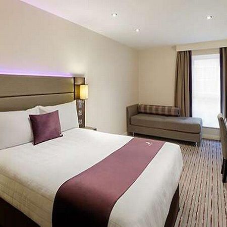 Premier Inn Premier Inn Witney Exterior foto