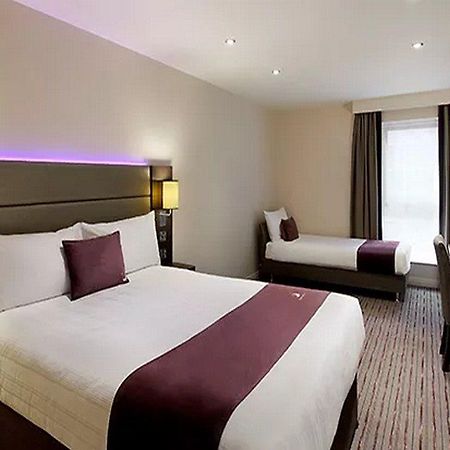 Premier Inn Premier Inn Witney Exterior foto