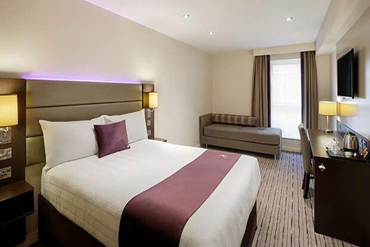 Premier Inn Premier Inn Witney Exterior foto