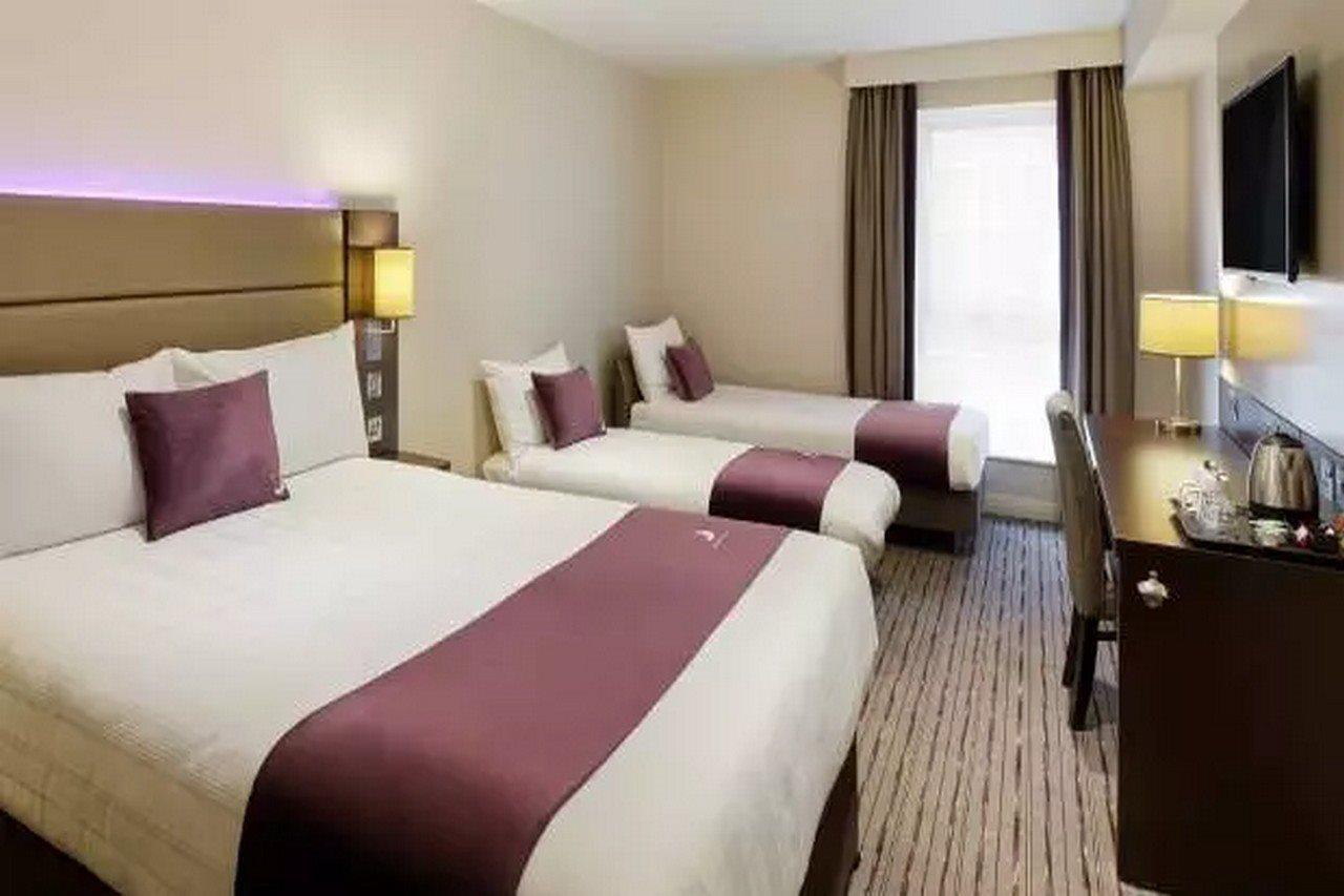 Premier Inn Premier Inn Witney Exterior foto